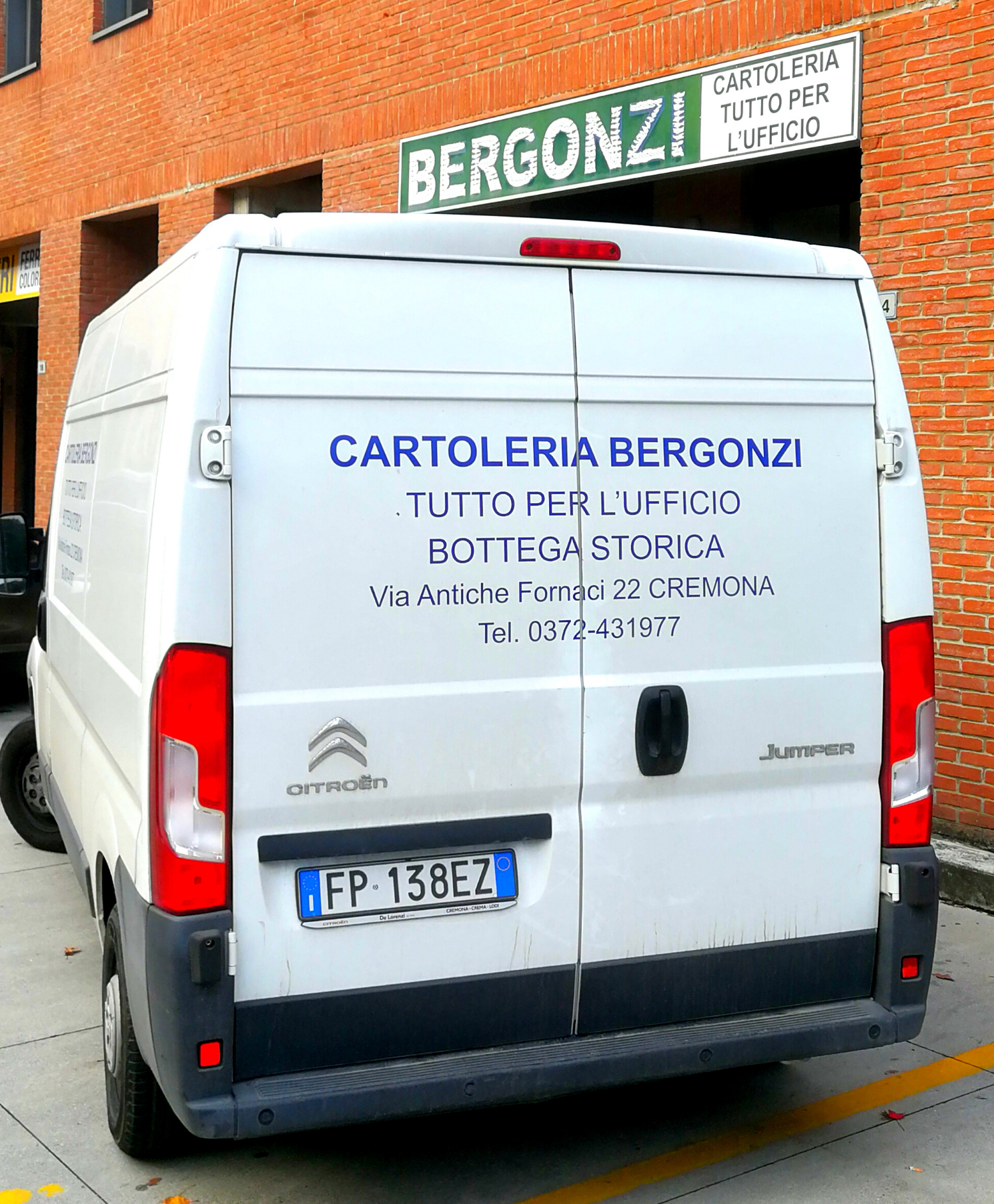 Consegna gratuita Cremona Bergonzi Ufficio 1 (1)